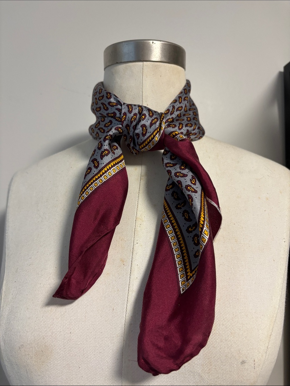 Glentex vintage neck scarf grey burgundy paisley